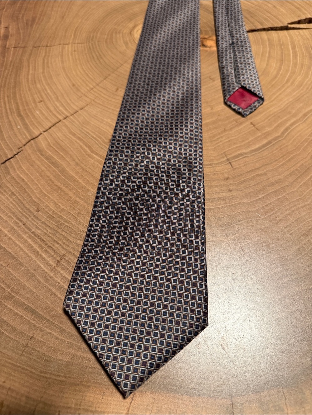 Classic Men's Geometric Pattern Tie in Navy and Gray